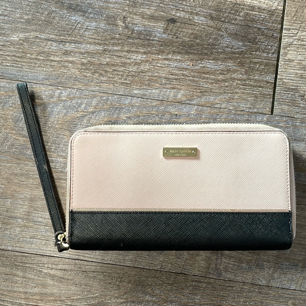 Kate spade leather wallet with wristlet strap